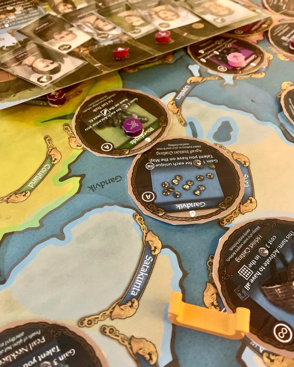 Close up Vendel to Viking components