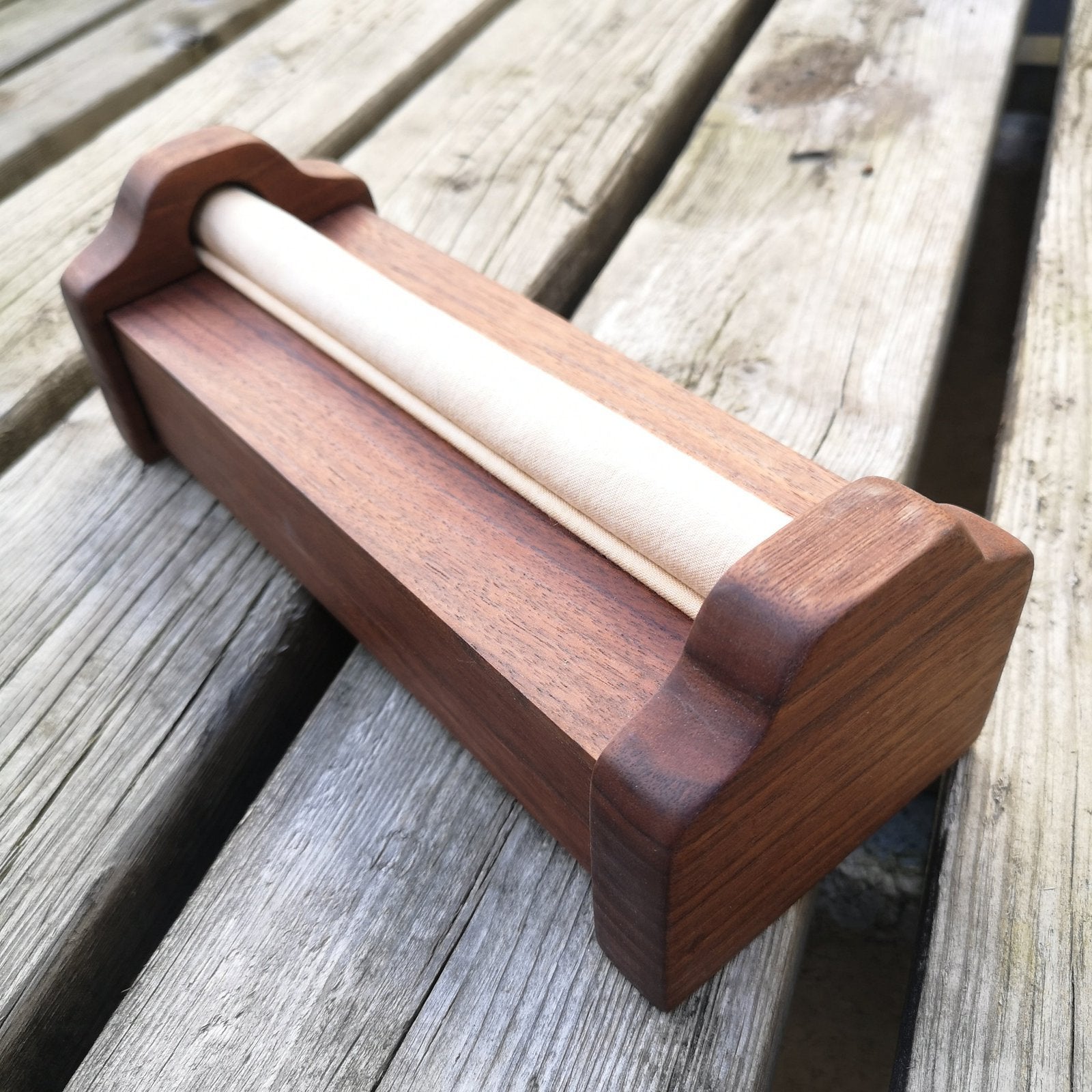 Hird : handmade wooden version - closed game overhead view