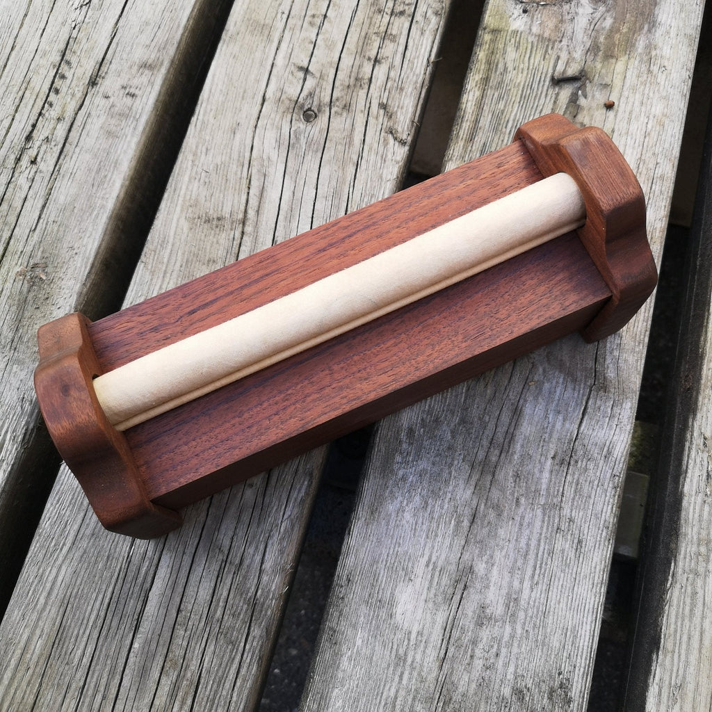 Hird : handmade wooden version - closed overhead view